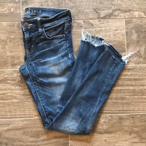 AMERICAN EAGLE SUPER LOW RISE JEGGINGS